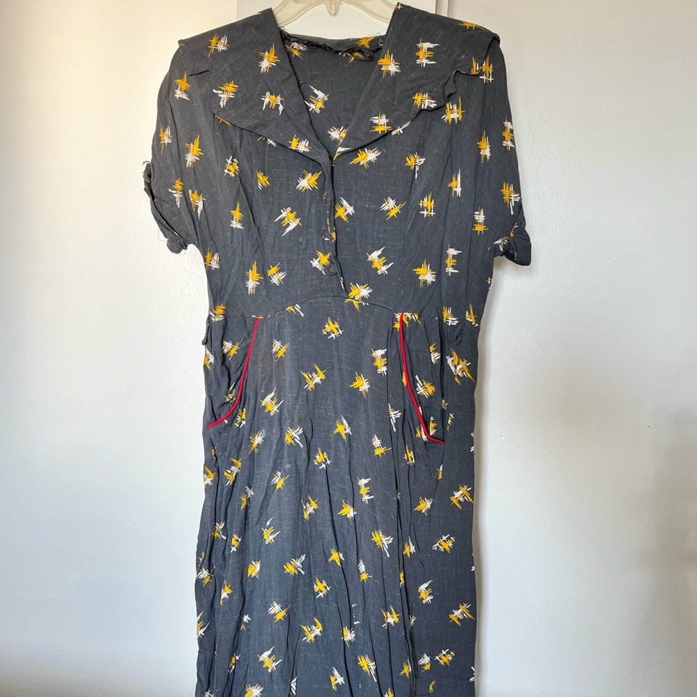 Vintage 1940s Housewife Atomic Dress